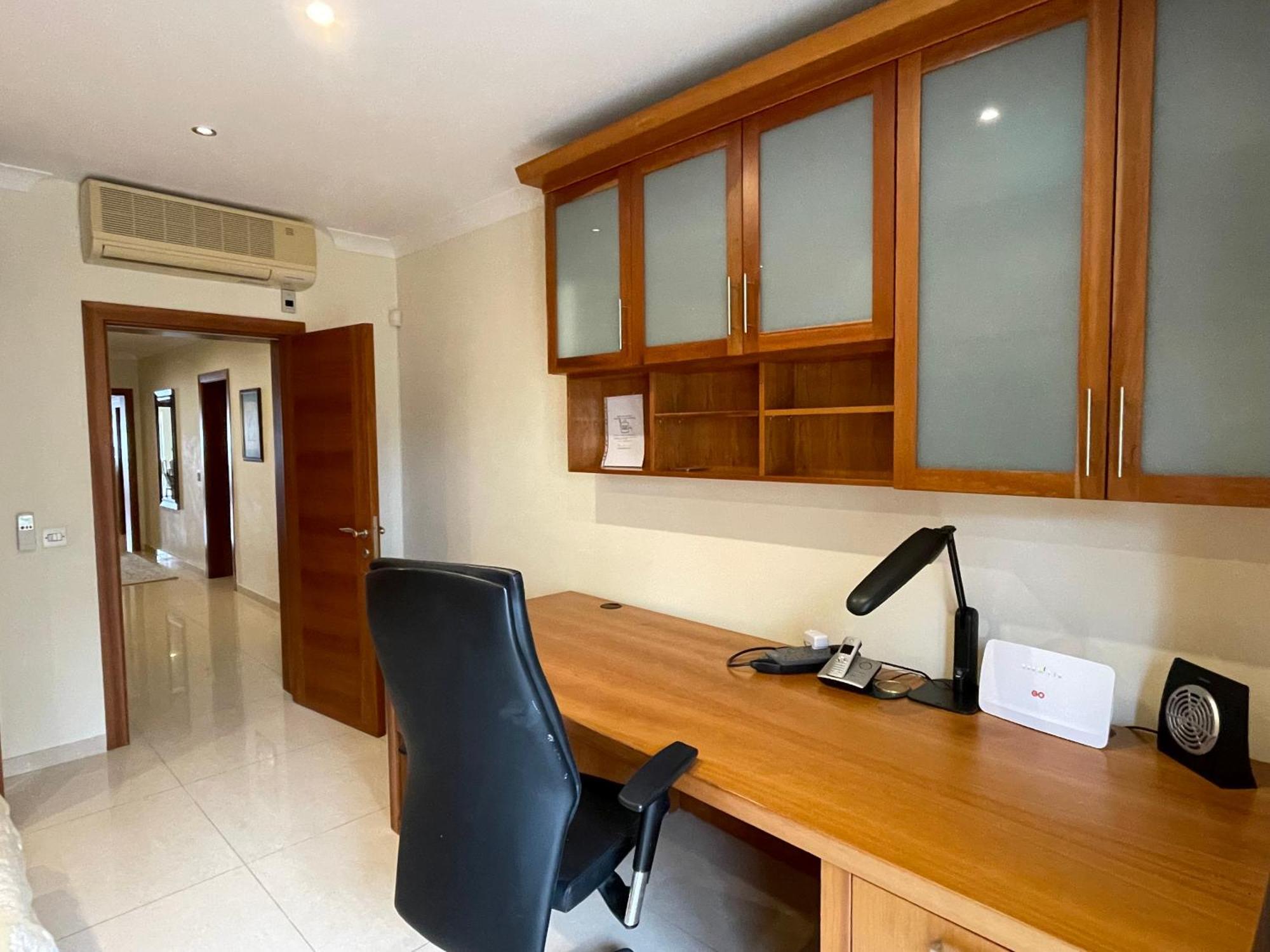 Spacious Luxurious Apartment With Seaview Mellieħa Δωμάτιο φωτογραφία