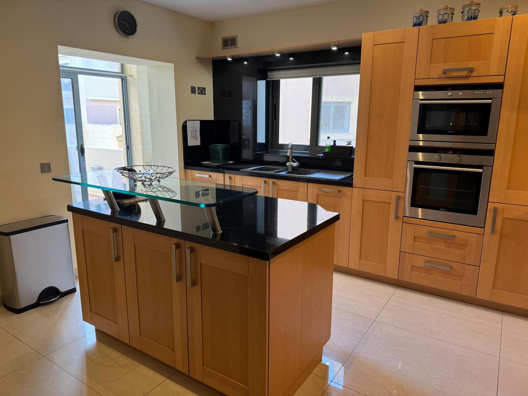 Spacious Luxurious Apartment With Seaview Mellieħa Εξωτερικό φωτογραφία